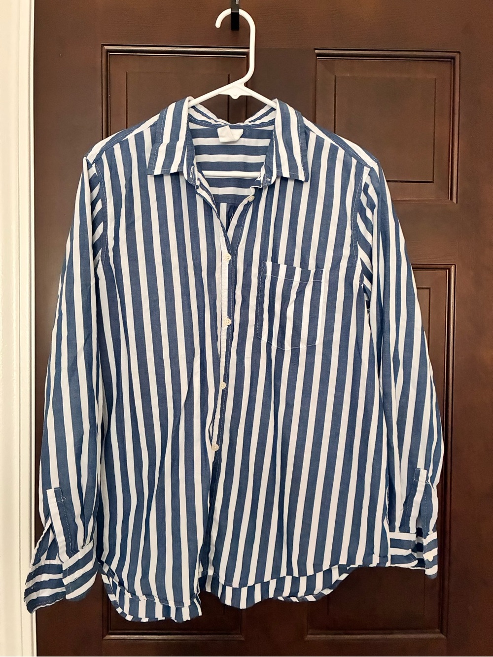 GAP Blue and White Vertical Stripe Casual Button-Down Shirt